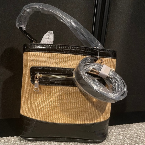 NWT Moda Luxe Vegan Danica Bucket Bag - Picture 2 of 10